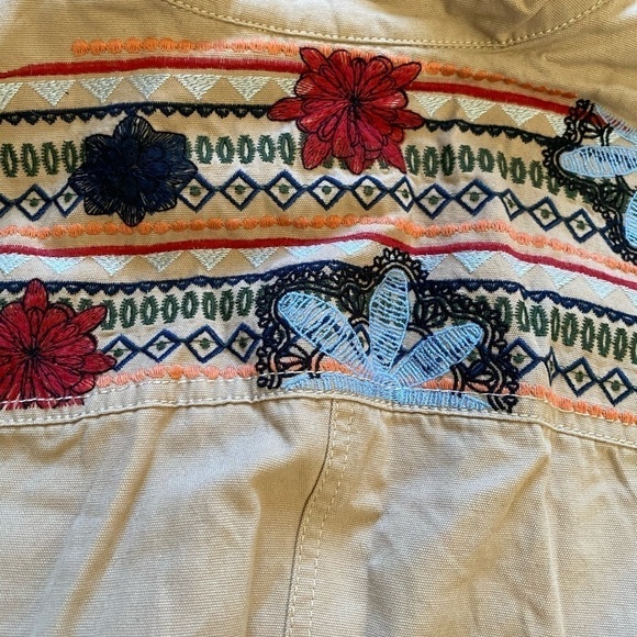 Monroe & Main tan Floral embroidered utility jacket size 2XL. - Picture 8 of 8